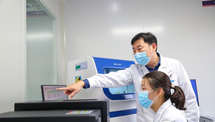 一般做亲子鉴定挂哪个科室呢